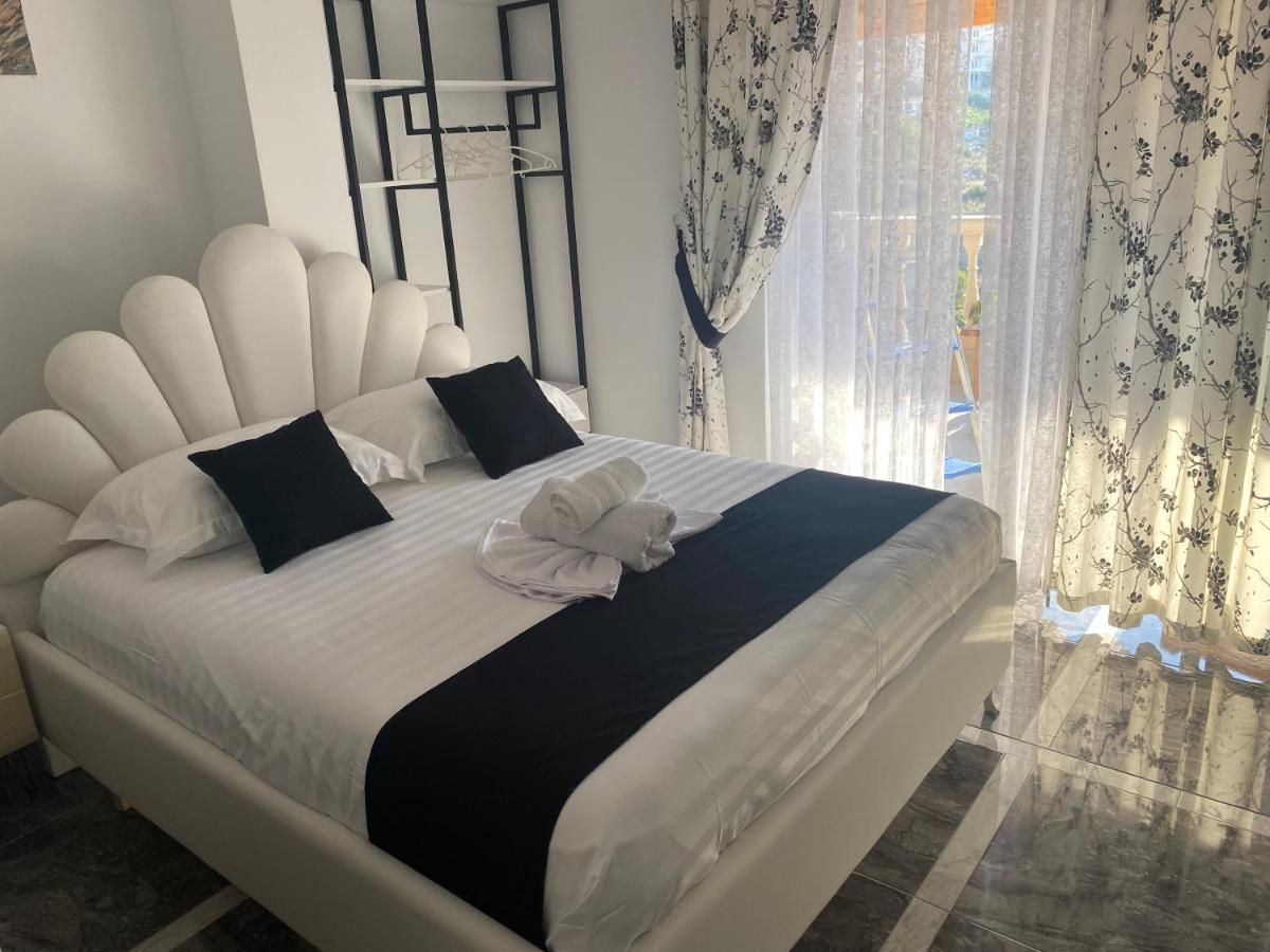 Vila Sinani Sarandë Exteriör bild