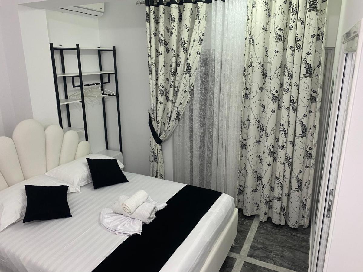 Vila Sinani Sarandë Exteriör bild