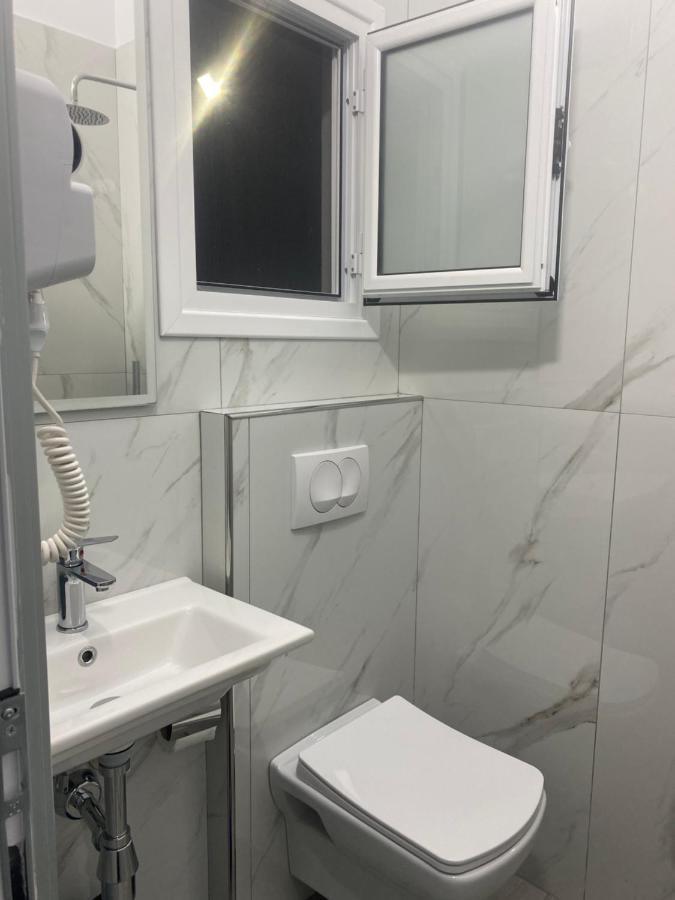 Vila Sinani Sarandë Exteriör bild